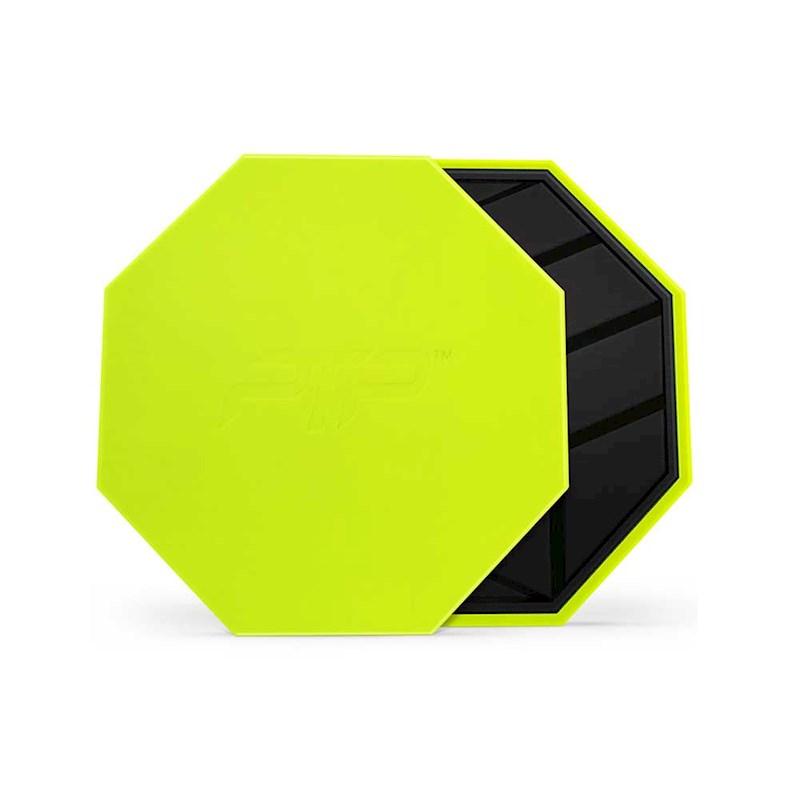Gliding discs rebel new arrivals