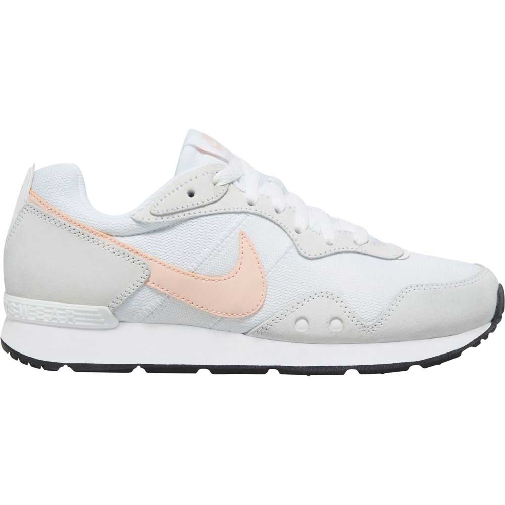nike women's venture runner sneaker