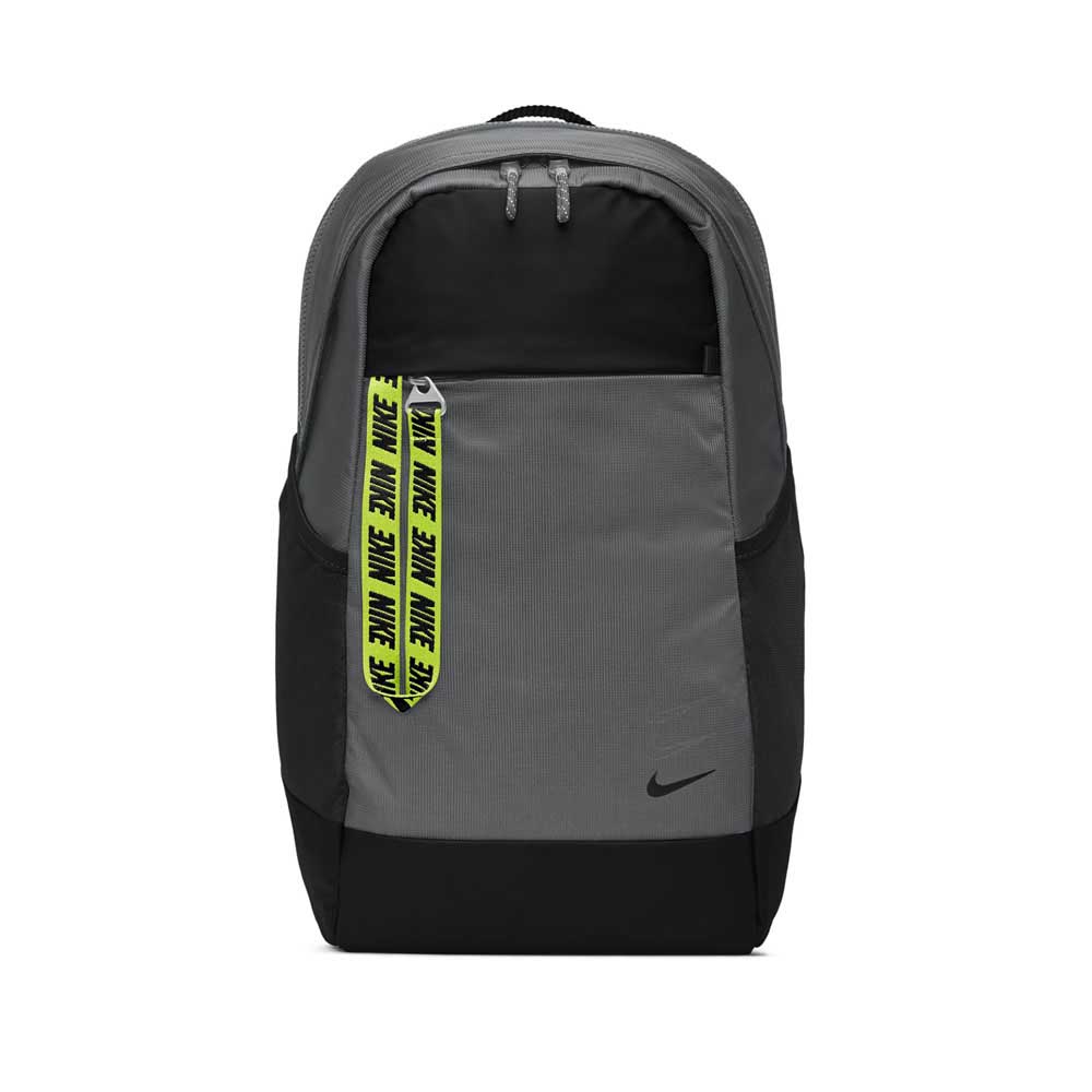 nike essential backpack