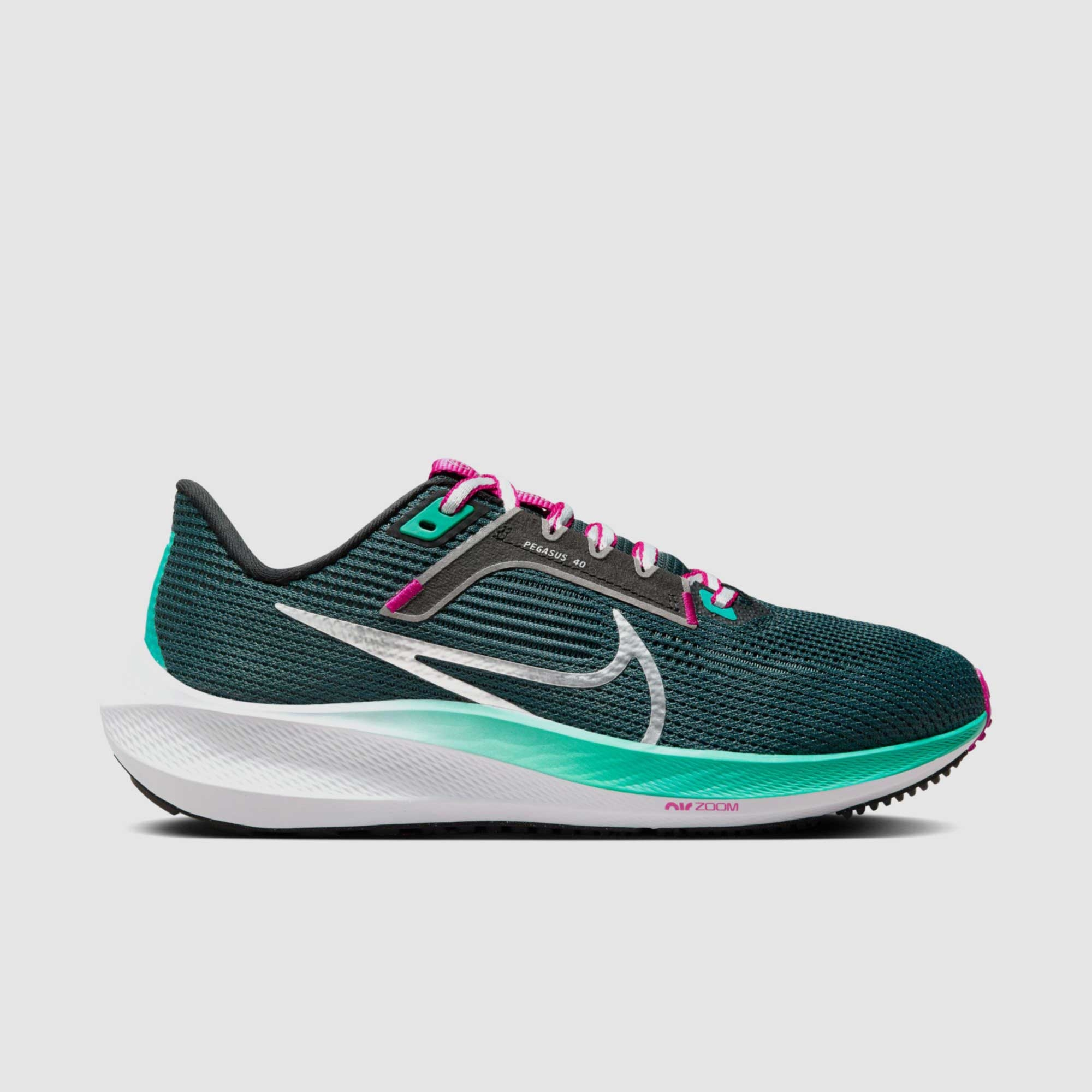 Nike Womens Pegasus 40 Running Shoes