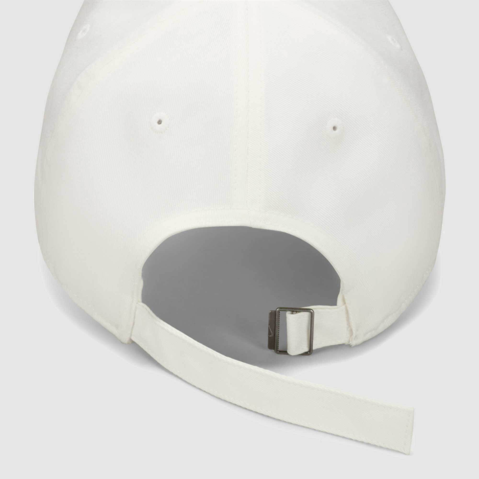 Sail/White