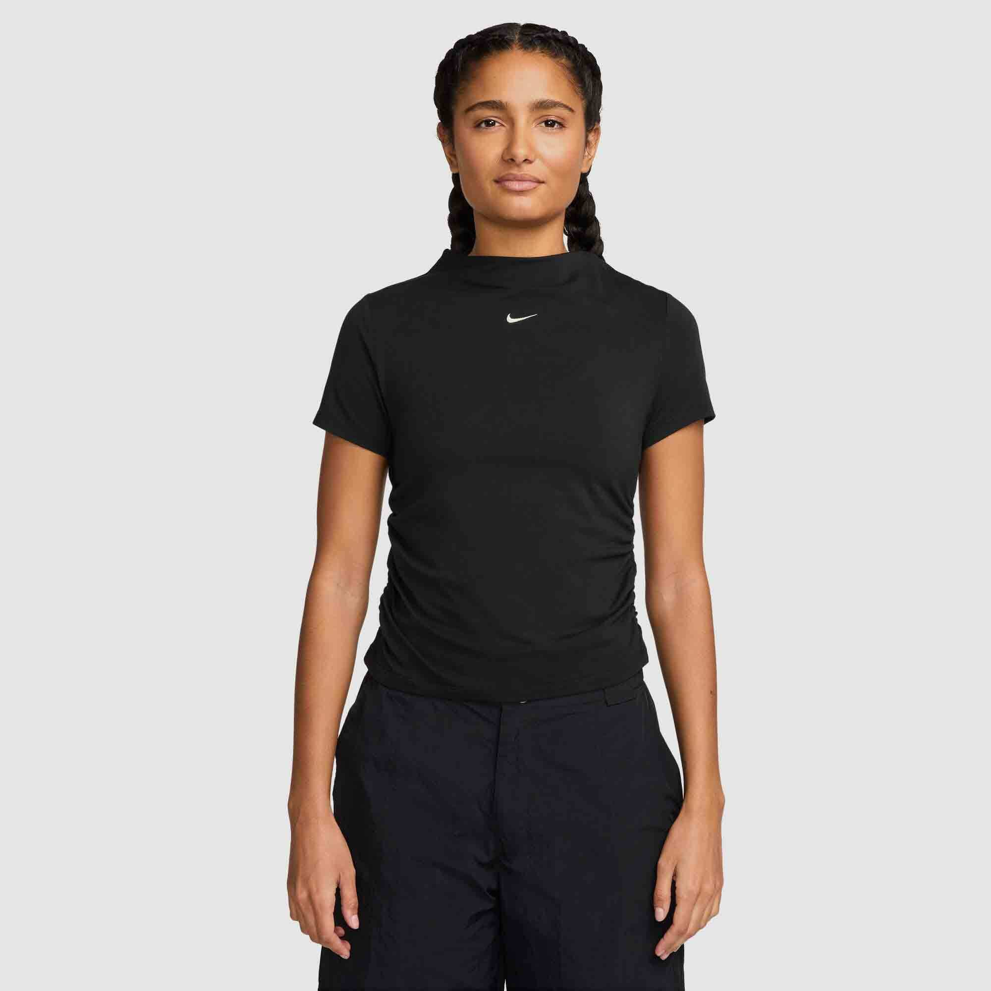 Black/Sail